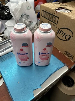 2 Pack Johson’s Baby Powder Blossoms 300grams  Talc - Image 1 of 2