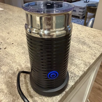 Espumador de leche Nespresso Aeroccino3 3594 con base + tapa - espuma fría de leche caliente PROBADO Foto 1 de 4