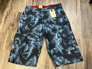 Levi's Boys Relaxed Fit Adjust Waist XX Cargo Short Blue Tie-Dye Size 18 Reg W29 - Picture 1 of 11