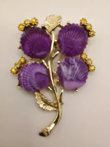 Faux Shell Purple & White Swirls Brooch Goldtone Vintage MCM Rainbow Crystals - Picture 1 of 17