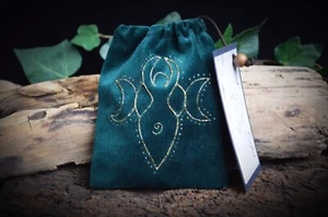 Goddess VELVET RUNE TALISMAN CRYSTAL pouch wicca pagan Witchcraft Divination - Picture 1 of 3