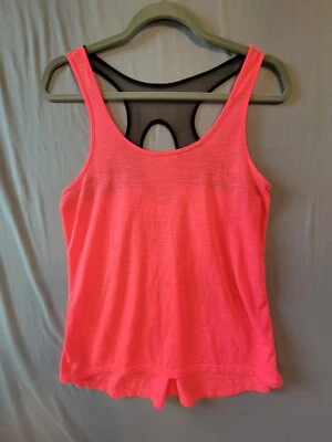 Camiseta sin mangas Jenni para mujer talla mediana rosa de malla negra Jennifer Moore gimnasio de entrenamiento Foto 1 de 4