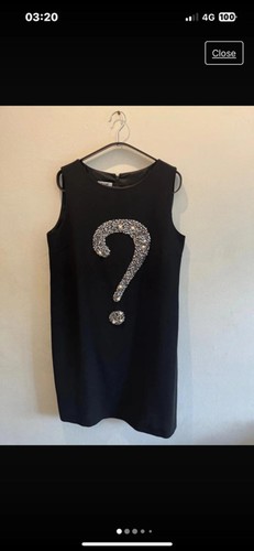 Abito Moschino nero senza maniche con strass ? Design