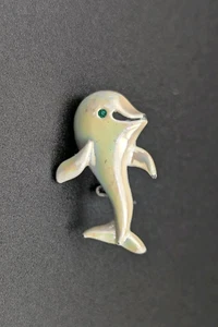 Beluga Wal Delfin Brosche Anstecknadel irisierend weiß mit blauem Strass Auge 1,25" - Bild 1 von 6