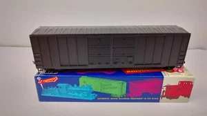 HO Roundhouse 50' Modern Double Door Box Car Undecorated Black Kit NEW - Picture 1 of 9