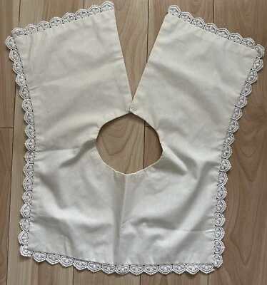 Cuello extraíble a presión con ribete de encaje vintage, sesiones de fotos Foto 1 de 4