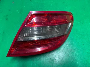 MERCEDES-BENZ C220 W204 2007-2013 RÜCKLEUCHTE RÜCKLEUCHTE FAHRERSEITE RECHTS 2048203064R - Bild 1 von 6