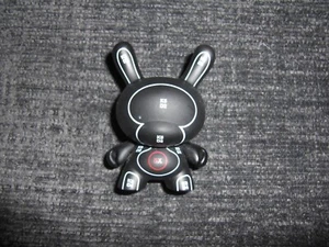 target practice Shane Jessup 2009 Kidrobot dunny figure used - Picture 1 of 2