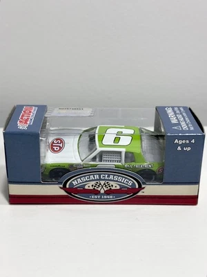 1986 Richard Petty #6 STP Green Monte Carlo 1/64 Scale NASCAR Classics Diecast - Image 1 of 3