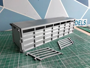 1:32 Livestock Container/ Cattle Float Model Kit - Picture 1 of 16