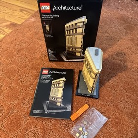 LEGO ARCHITECTURE: Flatiron Building, New York (21023)