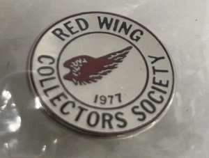 RARE RED WING STONEWARE COLLECTORS SOCIETY PIN 1977 CONVENTION FIRST YEAR - Picture 1 of 2