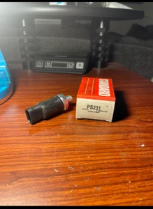 Engine Oil Pressure Switch Standard PS231 - Make Offer!! - Picture 1 of 1
