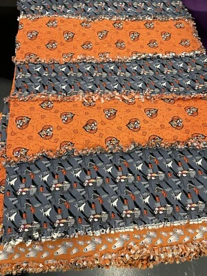 Nuevo edredón de trapo de tamaño completo de Halloween, hecho a mano. Temática de Jack y Sally. Foto 1 de 4