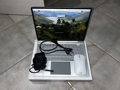 Microsoft Surface Go 12,4" + Mouse Microsoft - Immagine 1 di 4