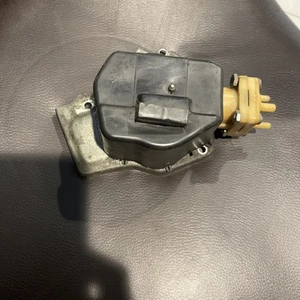 1968-10969 / 1972-1973 Corvette C3 Windshield Washer 3 Port Pump - Picture 1 of 7