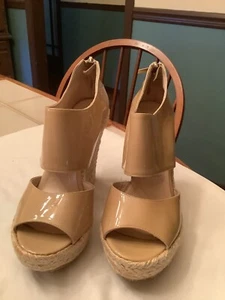 JIMMY CHOO Nude Patent Leather Patriot Wedge Espadrilles Sz 37 US 7  READ  - Picture 1 of 6