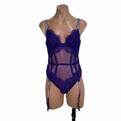 Body de peluche Victoria's Secret púrpura grande muy sexy con correa de estrás de encaje Foto 1 de 4