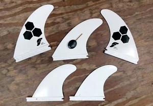 FUTURES THERMOTECH SURFBOARD 5 fins AM2(3) + 4" REAR QUADS(2) W/HEX KEY...LG - Picture 1 of 3