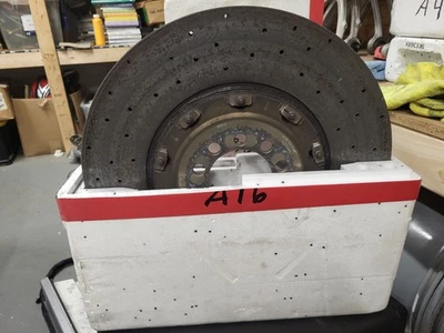 Rotor freno delantero carbono-cerámica Ferrari 488 Challenge # 926495 - Brembo XB5AB11 Foto 1 de 4