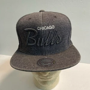 Gorra de Colección Mitchell & Ness Chicago Bulls SnapBack Sombrero NBA Gris Adulto Talla Única - Imagen 1 de 12