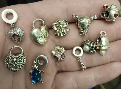 LOTE DE DIJES PANDORA PLATA ESTERLINA .925 (11) 50,12 GRAMOS Foto 1 de 4