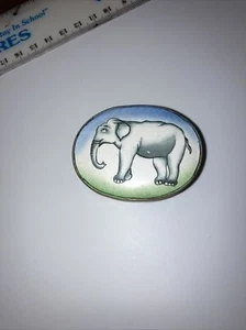 Delicate, Enamel on Brass Elephant Trinket / Jewelry box - Bild 1 von 8