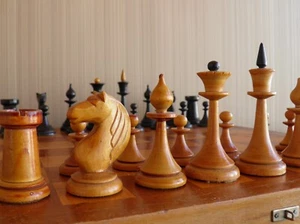 Vintage chess set. Latvian chess pieces. Soviet wooden chess, Latvian chess set. - Picture 1 of 10