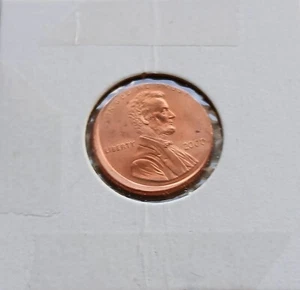 2000 5% OFF CENTER ERROR CENT UNCIRCULATED - Picture 1 of 2
