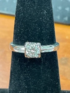 Anello solitario con diamanti .35 ct. oro bianco 10 carati 3,4 g misura:6 (QUC022223) - Foto 1 di 3