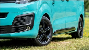 Llantas de aluminio CWD Borbet de 17 pulgadas para Renault Traffic Grandtour Grand Scenic XMOD - Imagen 1 de 3