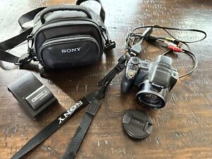 Sony CyberShot DSC-HX1 9.1 MP 20X Zoom Digital Camera - Battery, Charger & Bag