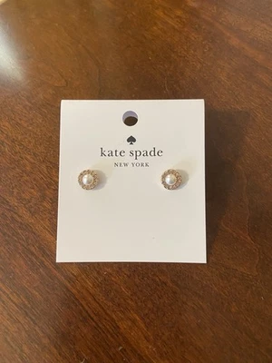 Nuevo con etiquetas Pendientes de perlas Kate Spade con pedrería en oro rosa Foto 1 de 3