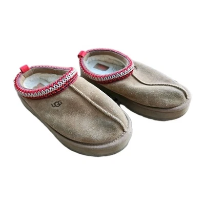 Zapatos de casa UGG Tazz talla 3Y (mujeres) tribales bordados sherpa/gamuza Foto 1 de 4