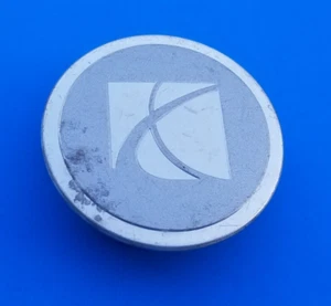 SATURN AURA ION VUE (1) WHEEL RIM HUBCAP HUB CENTER CAP COVER PLUG USED OEM A9 - Picture 1 of 3