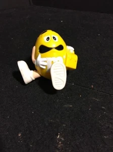 VINTAGE BURGER KING M & M CANDY DISPENSER 3" YELLOW - Picture 1 of 3