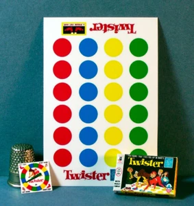 Puppenhaus Miniatur 1:12 Twister Spiel 60er Jahre Puppenhaus Spiel Spielzeug - Bild 1 von 1