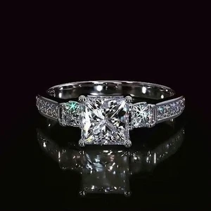 Anillo de compromiso de boda de moissanita VVS1 corte princesa de 3,5 quilates enchapado en oro blanco de 14 k - Imagen 1 de 10