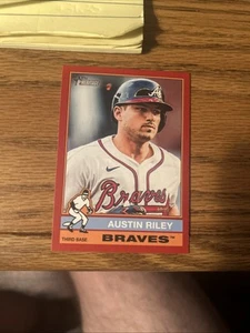 2025 Topps Heritage- Austin Riley Red Base Parallel - Picture 1 of 2