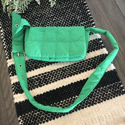 Bolso Urban Expressions Pequeño Verde (Nuevo) Cruel GRATIS) Acolchado Puffer Foto 1 de 4