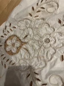 🔥RARE Vtg 6ft x 8ft Embroidered Tablecloth Ivory🔥 - Picture 1 of 10