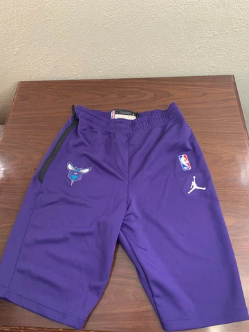 NBA Charlotte Hornets Basketball Coaches Shorts Purple Jordan Size Large-Tall Cover