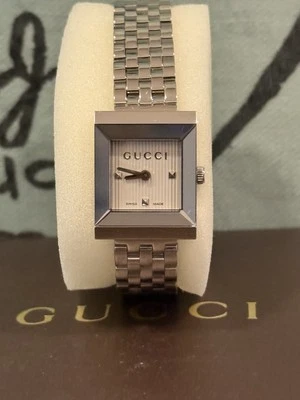 Gucci Marco G Acero Cuadrado Marco G Esfera YA128402 - Original $795 Foto 1 de 4