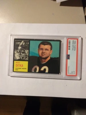 Tarjeta de fútbol americano Topps 1962 #17 Mike Ditka graduada PSA 3 Foto 1 de 2