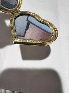 Vtg DEBBIE J. PALMER Original Compact Heart Shape Goldtone Vanity Hong Kong - Picture 1 of 3