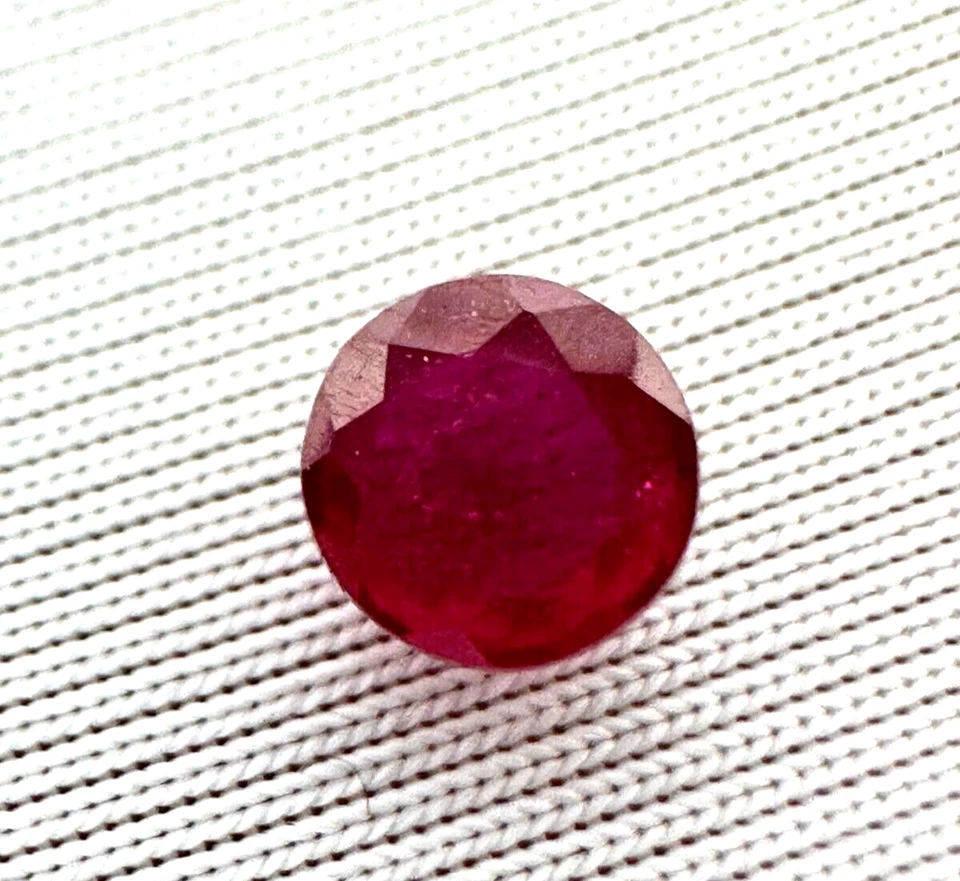 Lab Created 4mm Ruby, Exquisite Gemstone for Jewelry, Perfect Engagement Ring - Image 1 of 4
