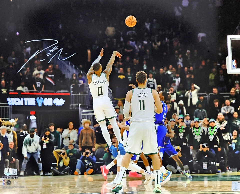 Milwaukee Bucks DAMIAN LILLARD Signed 16x20 Photo #1 AUTO - BCA - Image 1 of 1