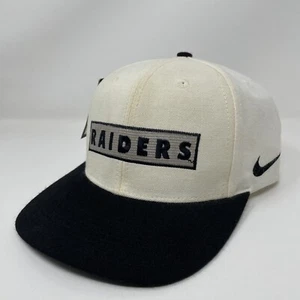 De colección Oakland Raiders Nike Pro Line Snapback Gorra Gorra Blanca Negra Lana RARA NUEVA CON ETIQUETAS - Imagen 1 de 17