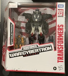 Netflix Transformers War For Cybertron Maximal Optimus Prime w/ rattrap NEW - Picture 1 of 2