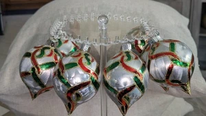 7 Vintage mundgeblasener Weihnachtsschmuck mittel Träne rot grün Glas Bloomingdales - Bild 1 von 6